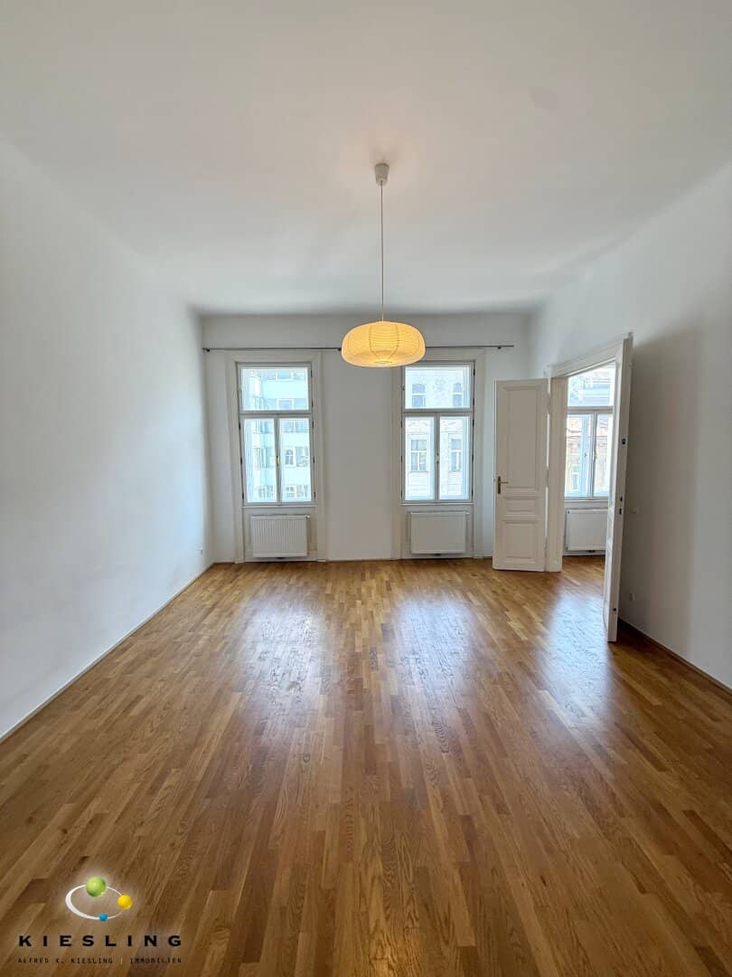 MOVE IN AND FEEL AT HOME! 2-room apartment with fully equipped kitchen and storage room Top connection: Near MuseumsQuartier, only 8 minutes walk to the subway