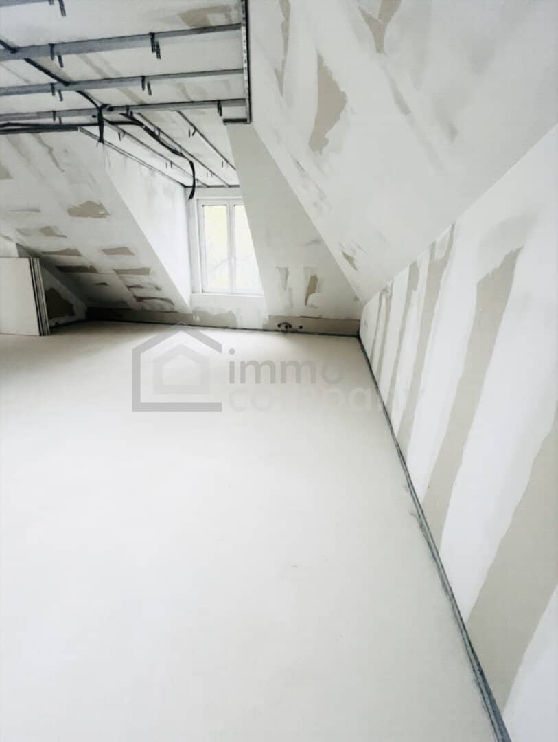Apartment first occupancy terrace and green view near U6