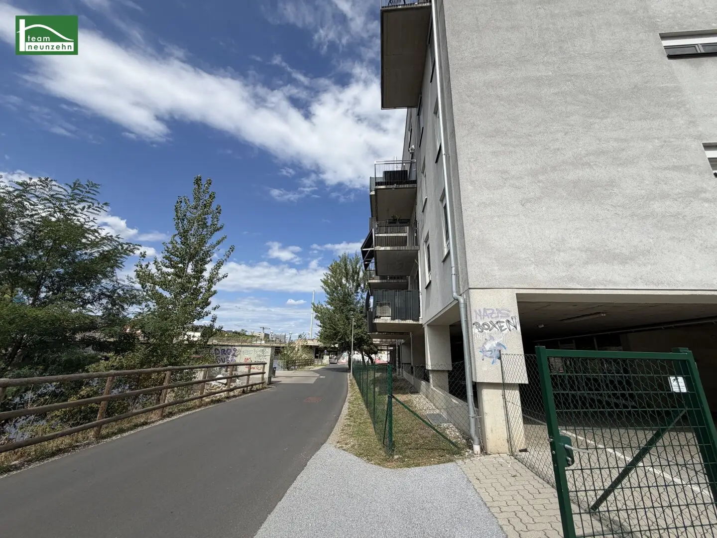 INVESTMENT-WOHNUNGSPAKET ZUM ATTRAKTIVEN PREIS! 5 WOHNUNGEN in gebrauchtem Neubauhaus!