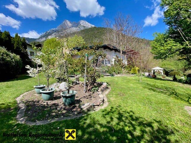 Single-family estate in a quiet location with views in Telfs