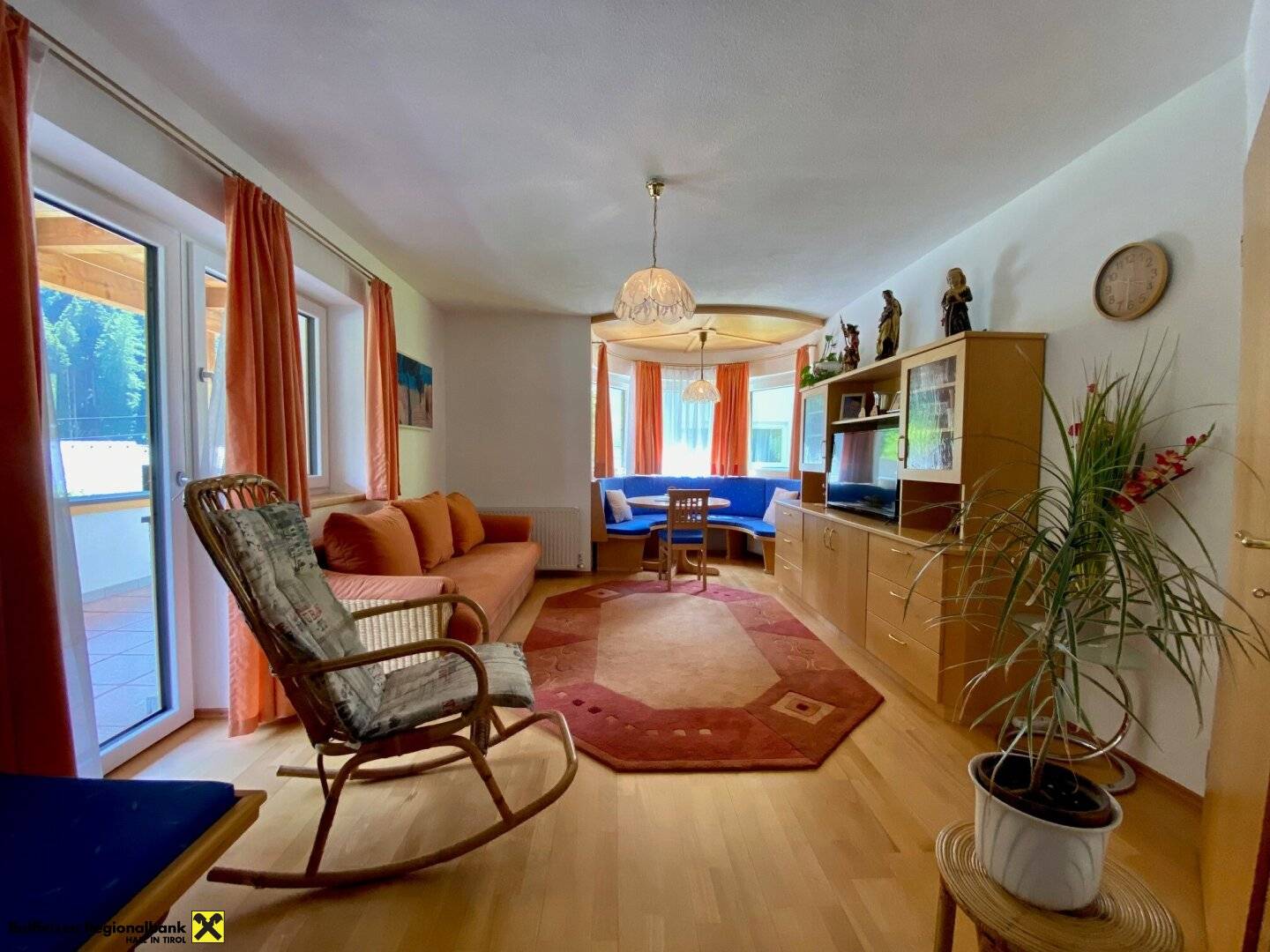 Well-maintained two-family house with a convertible unfinished attic in the Sellraintal