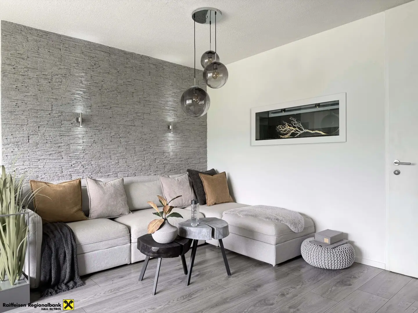 Stylish top-floor apartment with dream view over Hall