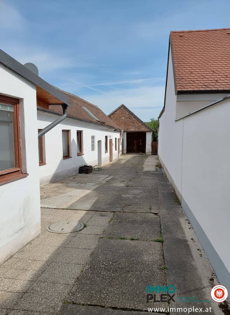 In traumhafter Ruhelage gelegenes Einfamilienhaus mit Weinkeller und Schuppen zu verkaufen!