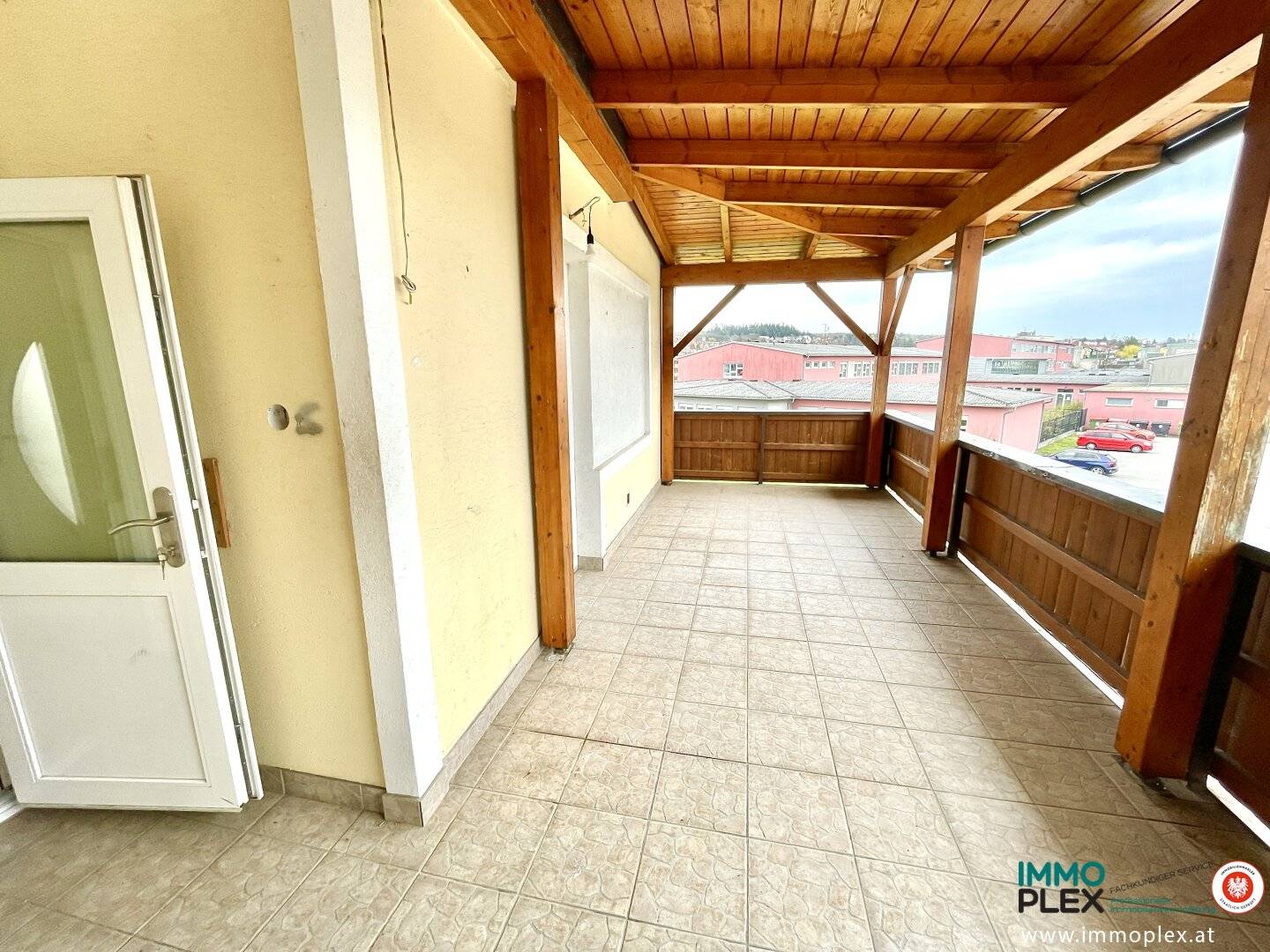 Hollabrunn: 3-room apartment with large balcony for rent