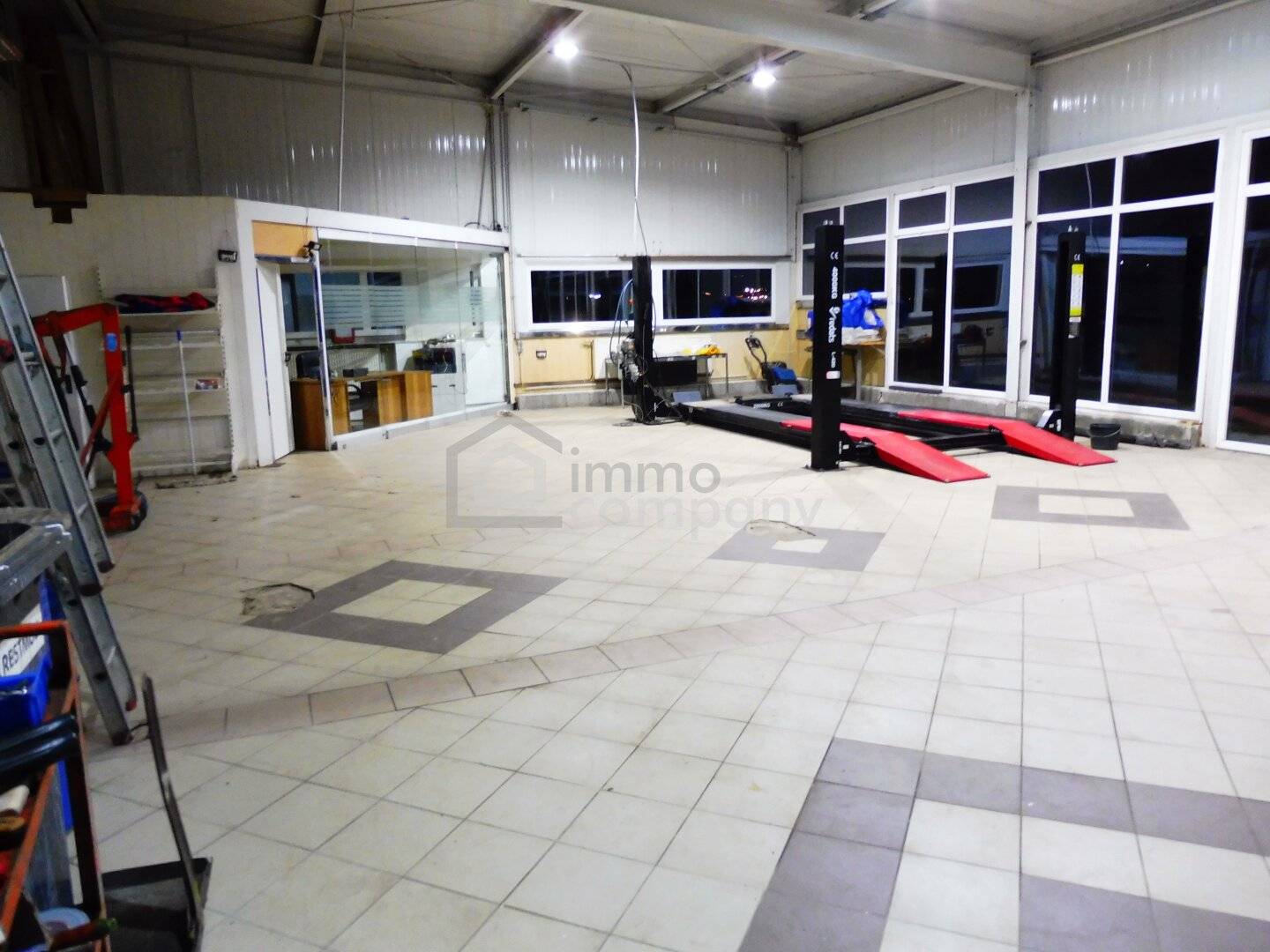 Gepflegte Werkstatt 400m² in Walkersdorf am Kamp – Top Ausstattung & Parkplatz inklusive!