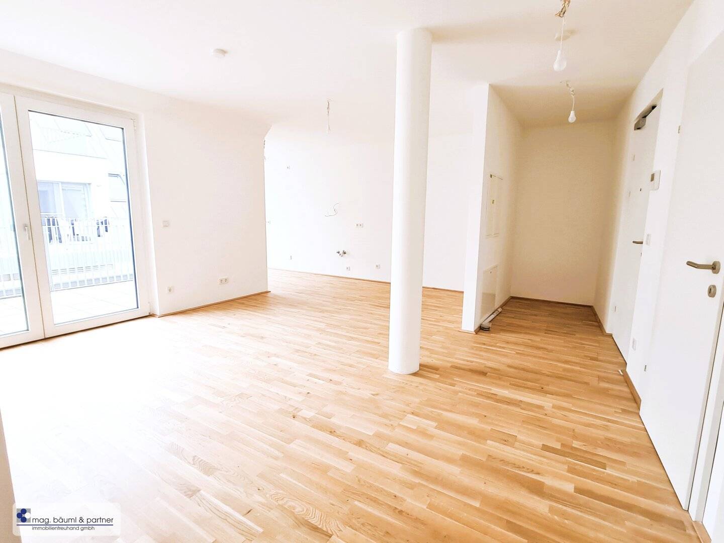 Erstbezug! 3-Zimmer-Wohnung mit Terrasse inkl. Küche in der Nähe  U1 Kagraner Platz