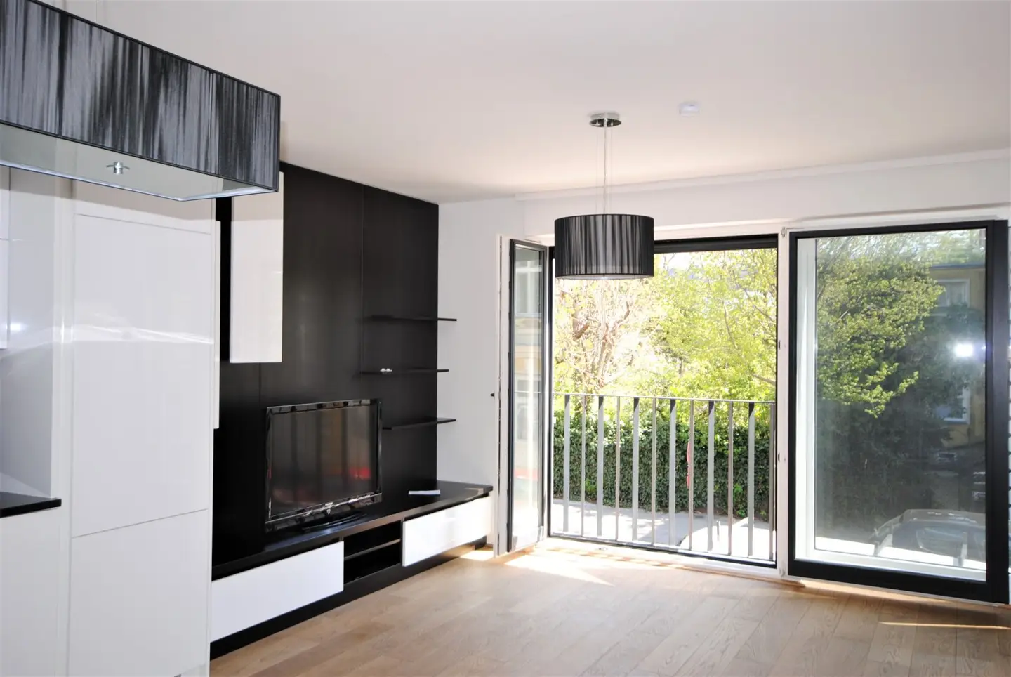 Living in Penzing green area near the U4 Hütteldorf subway