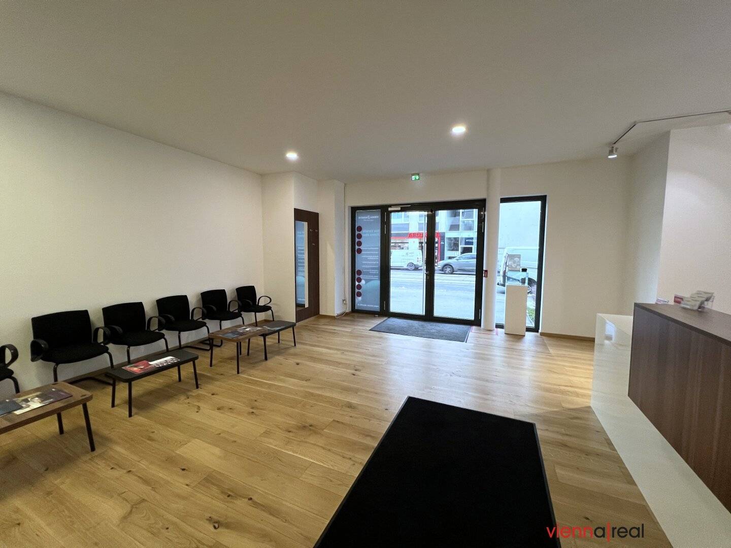 Gut sichtbare 129 m² Geschäftsfläche mit großzügigem Verkaufsbereich in frequenzstarker Lage