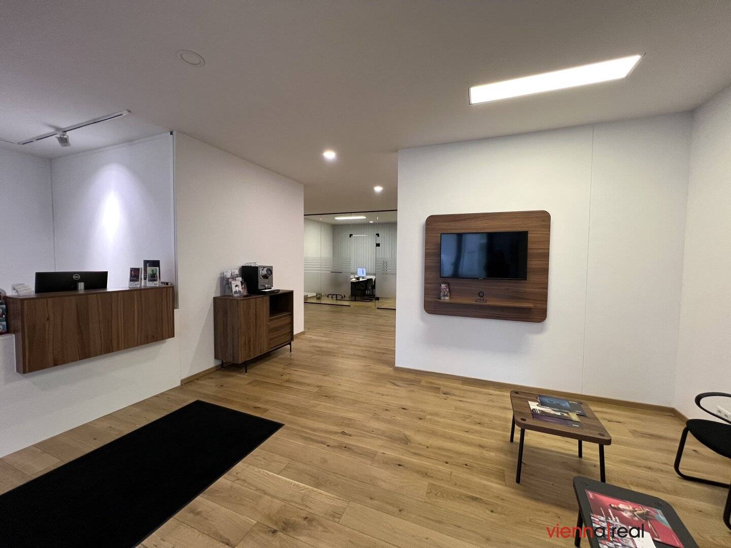 Gut sichtbare 129 m² Geschäftsfläche mit großzügigem Verkaufsbereich in frequenzstarker Lage