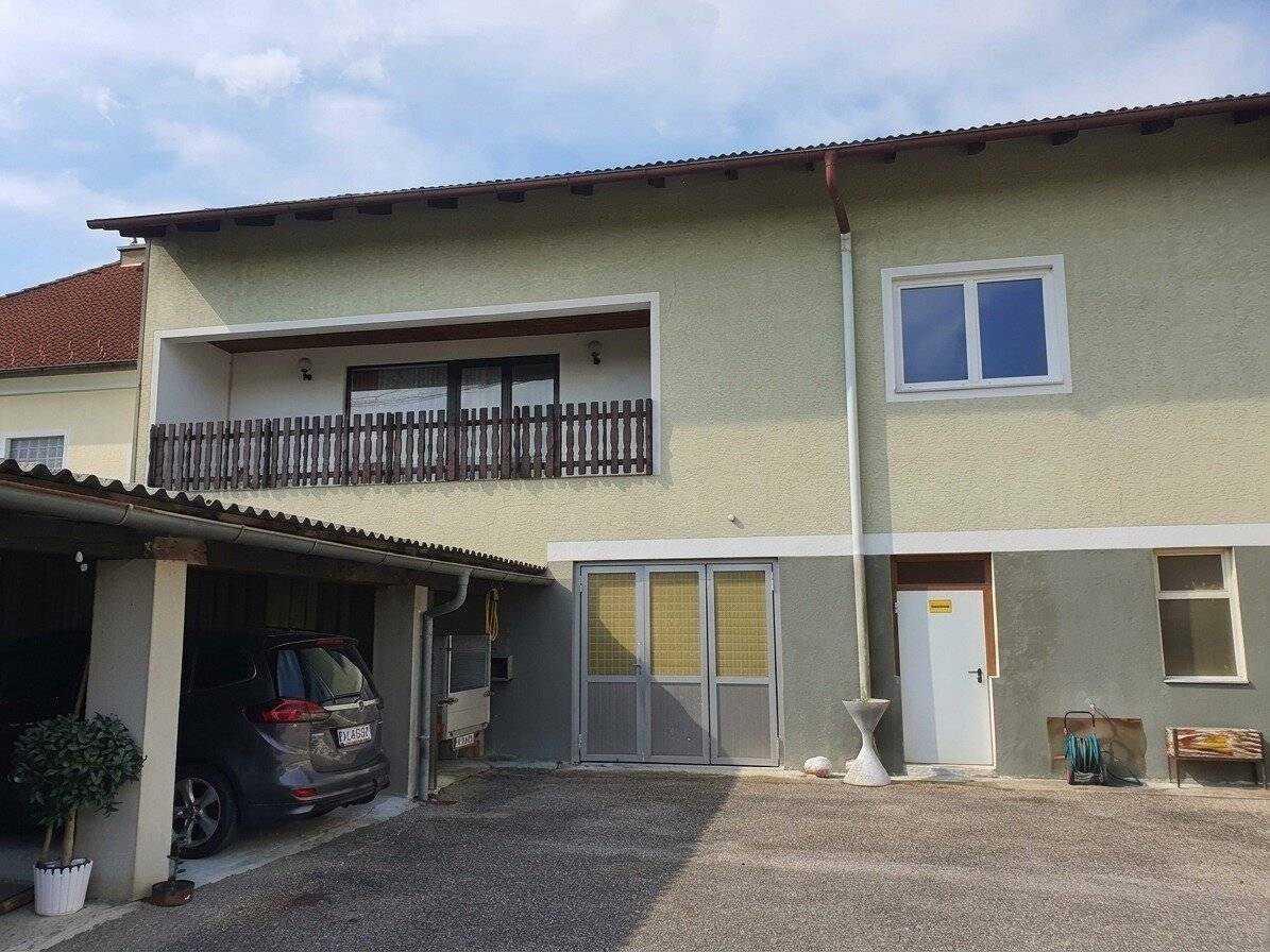 Großzügige Wohnung mit 510m² Garten, Balkonen und Carport nahe St. Pölten - Westbahnanbindung
