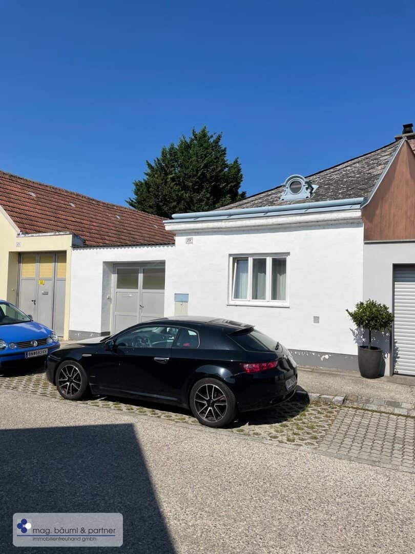 OUT of Vienna 1 building plot, 2 building sites, max. 6 residential units