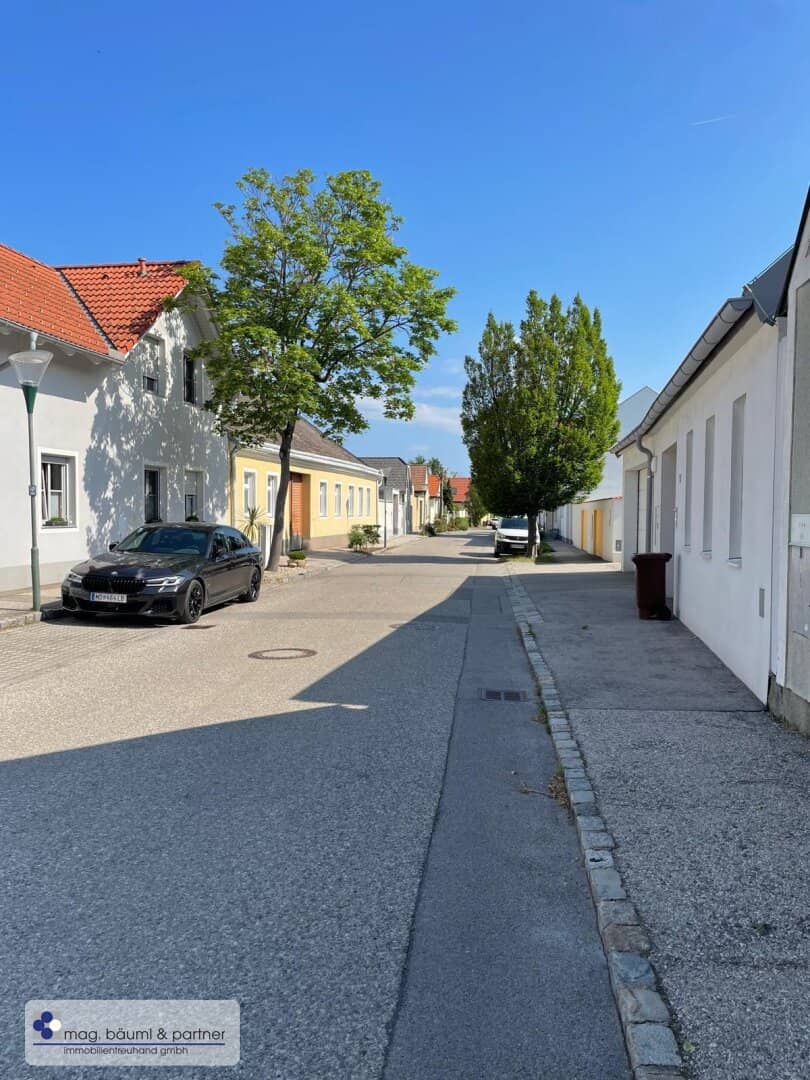 OUT of Vienna 1 building plot, 2 building sites, max. 6 residential units