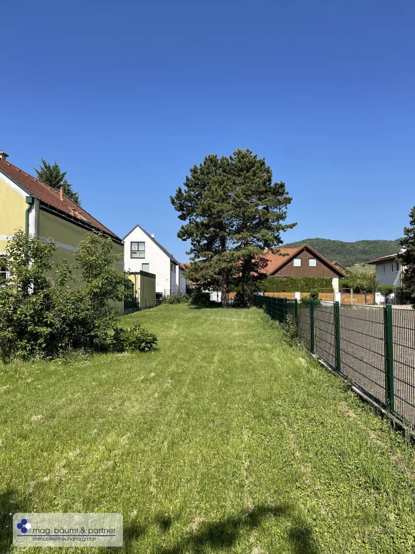 OUT of Vienna 1 building plot, 2 building sites, max. 6 residential units