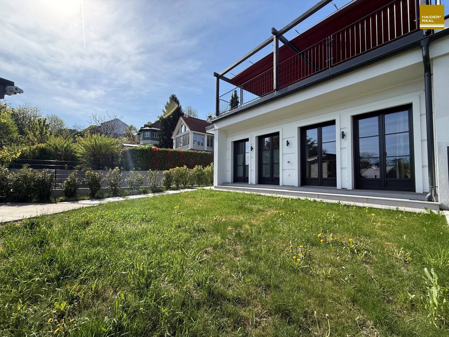 NEU errichtete Villa im Zentrum Meisterklasse der Baukunst