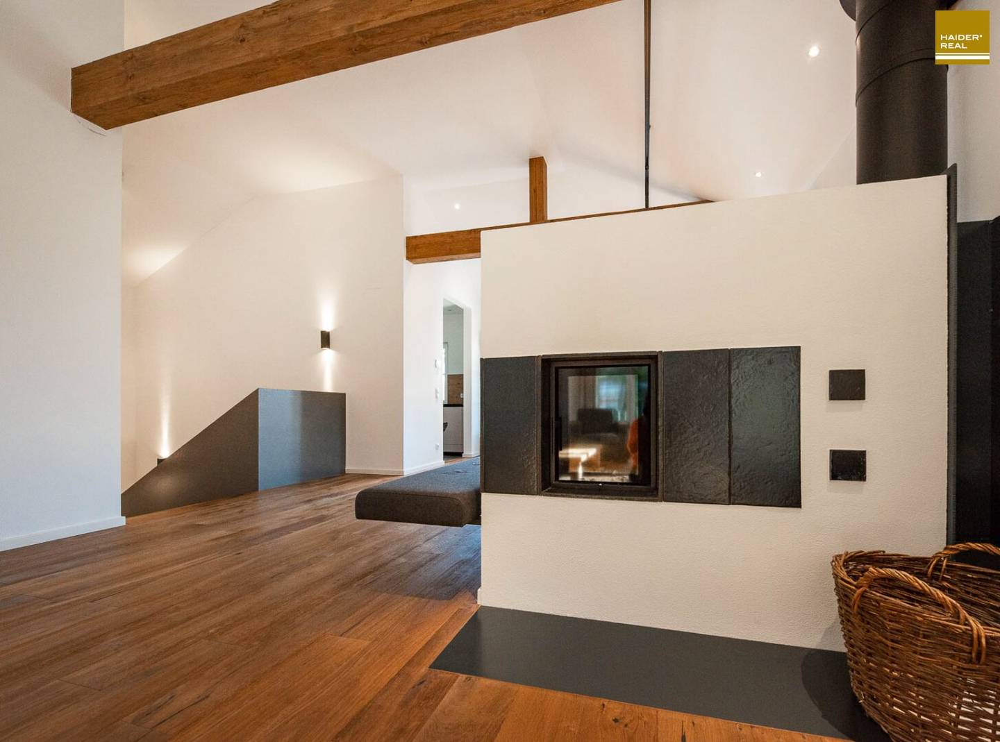 NEU errichtete Villa im Zentrum Meisterklasse der Baukunst