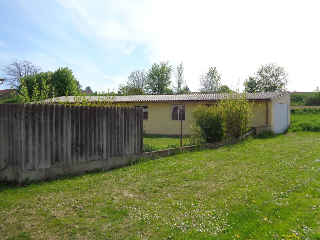 IN KAUFABWICKLUNG: Neusiedl: A5 - Mistelbach-Nähe: solides Wohnhaus in absoluter Ruhelage