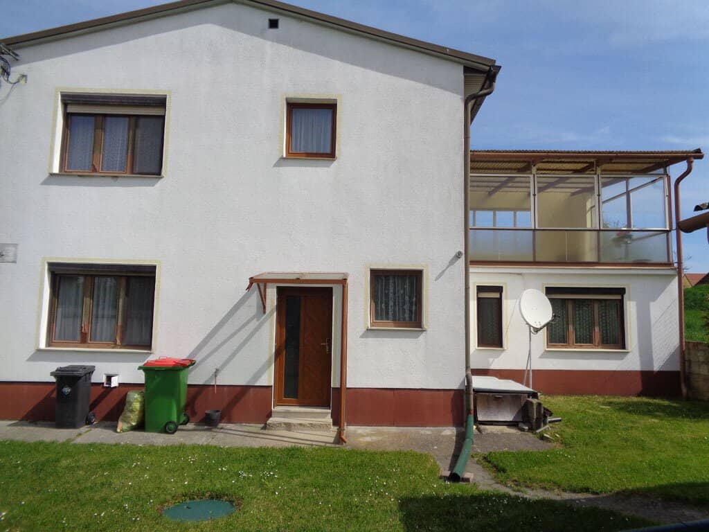 IN KAUFABWICKLUNG: Neusiedl: A5 - Mistelbach-Nähe: solides Wohnhaus in absoluter Ruhelage