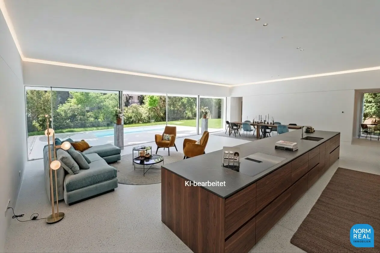Completely renovated villa in the Vienna Modern style with garden and swimming pool