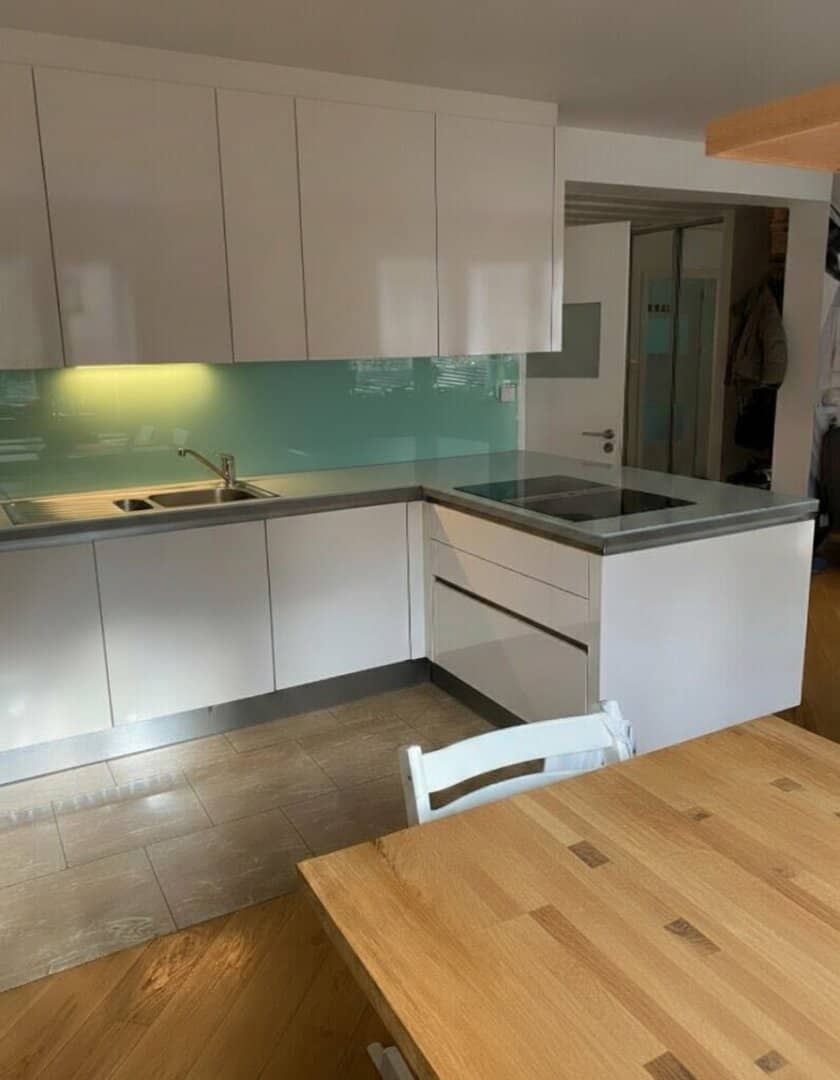 PREISWERT - Top SANIERTE sonnige 4 Zimmer Wohnung mit Loggia, Klima &amp; Parkblick