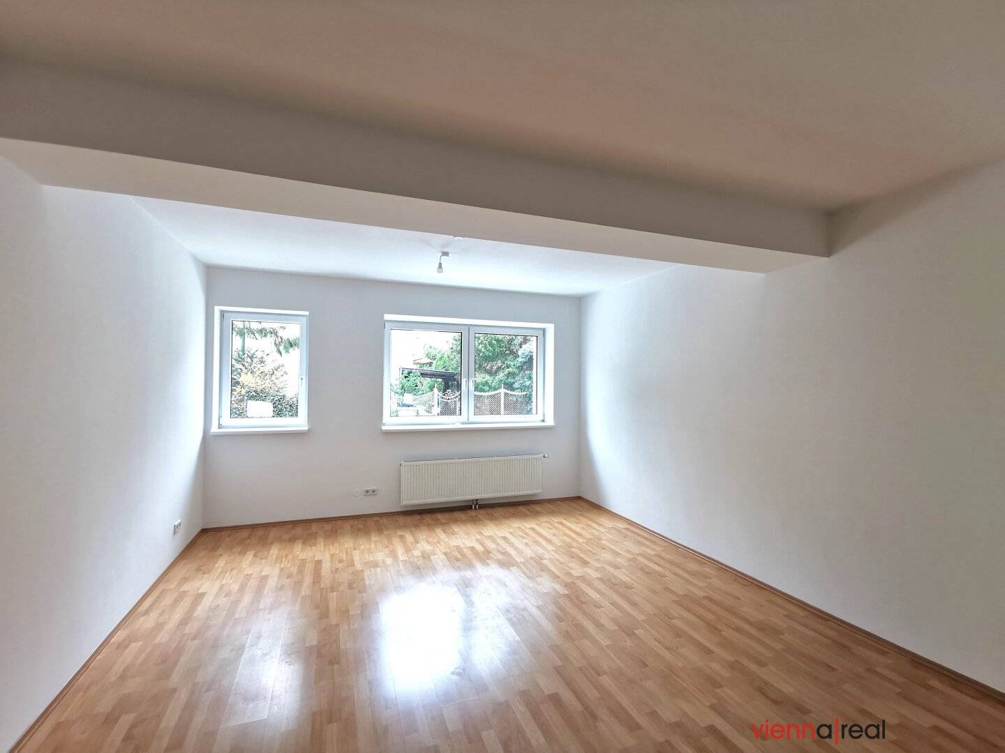 3-room office with separate kitchen, bathroom and cellar compartment near Klosterneuburg town center