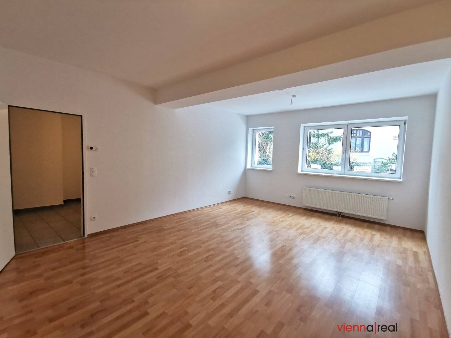 3-room office with separate kitchen, bathroom and cellar compartment near Klosterneuburg town center