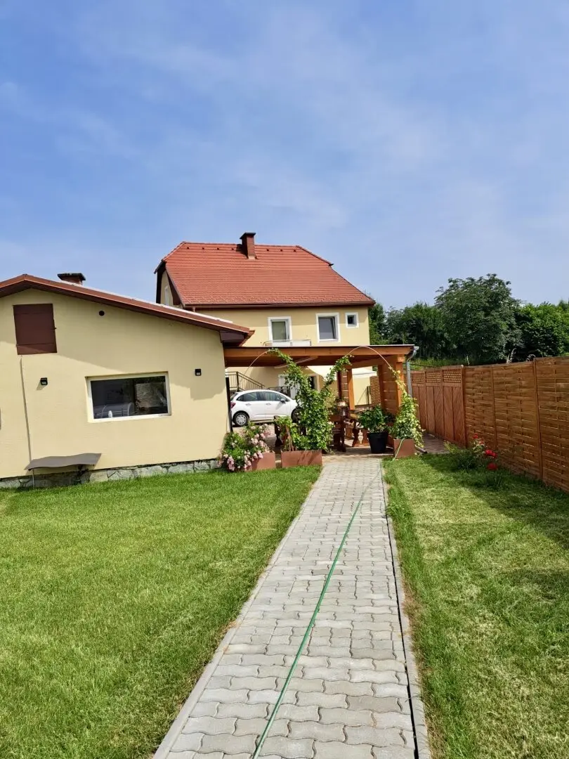 New price! Modern single-family house in Güssing fully renovated with garden, terrace, garage and solar energy