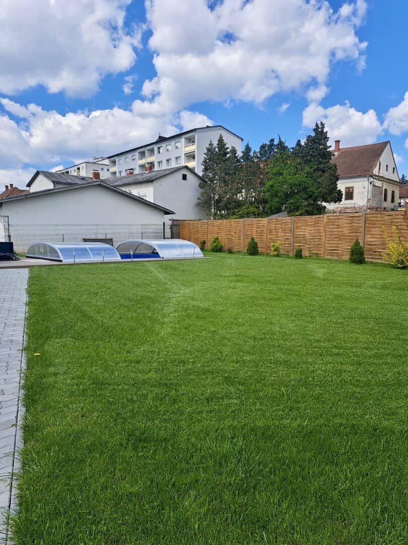Neuer Preis! Modernes Einfamilienhaus in Güssing - vollrenoviert, mit Garten, Terrasse, Garage und Solarenergie!