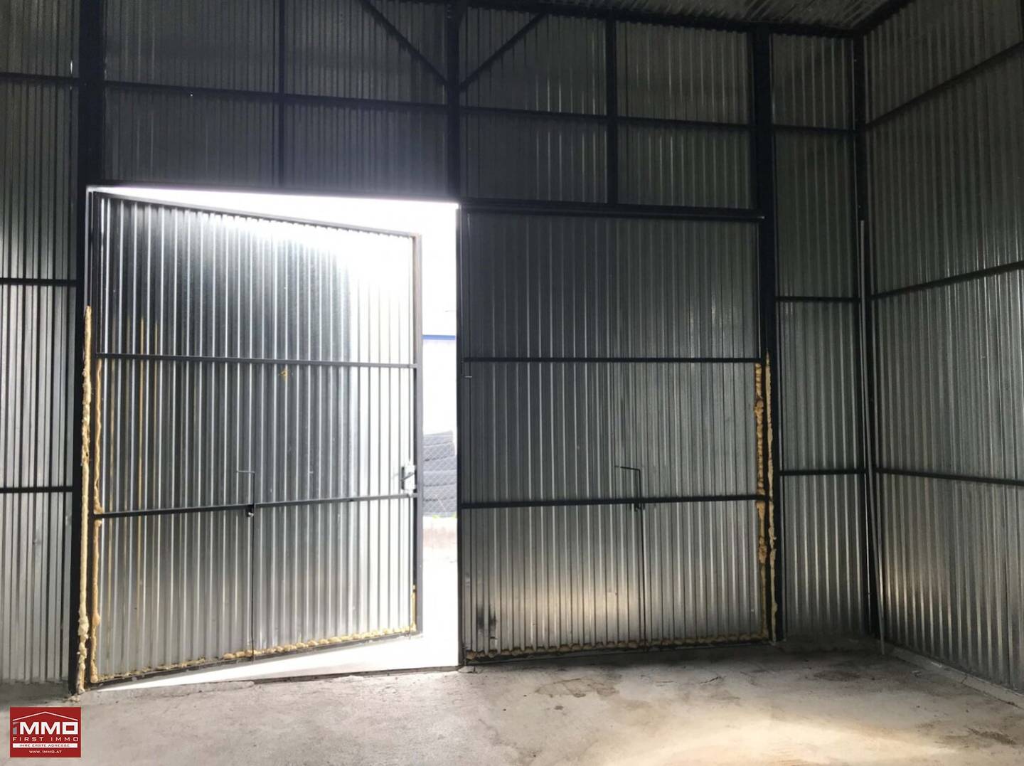 !SOMMERAKTION! €400,- STATT €500,-! LAGERBOX MIT 36m², EBENER ZUFAHRT UND HOHER RAUMHÖHE!