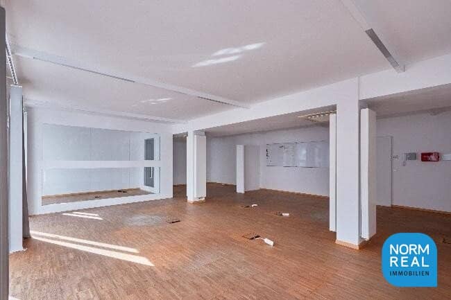 Modern office or practice room with balcony at Paulusplatz