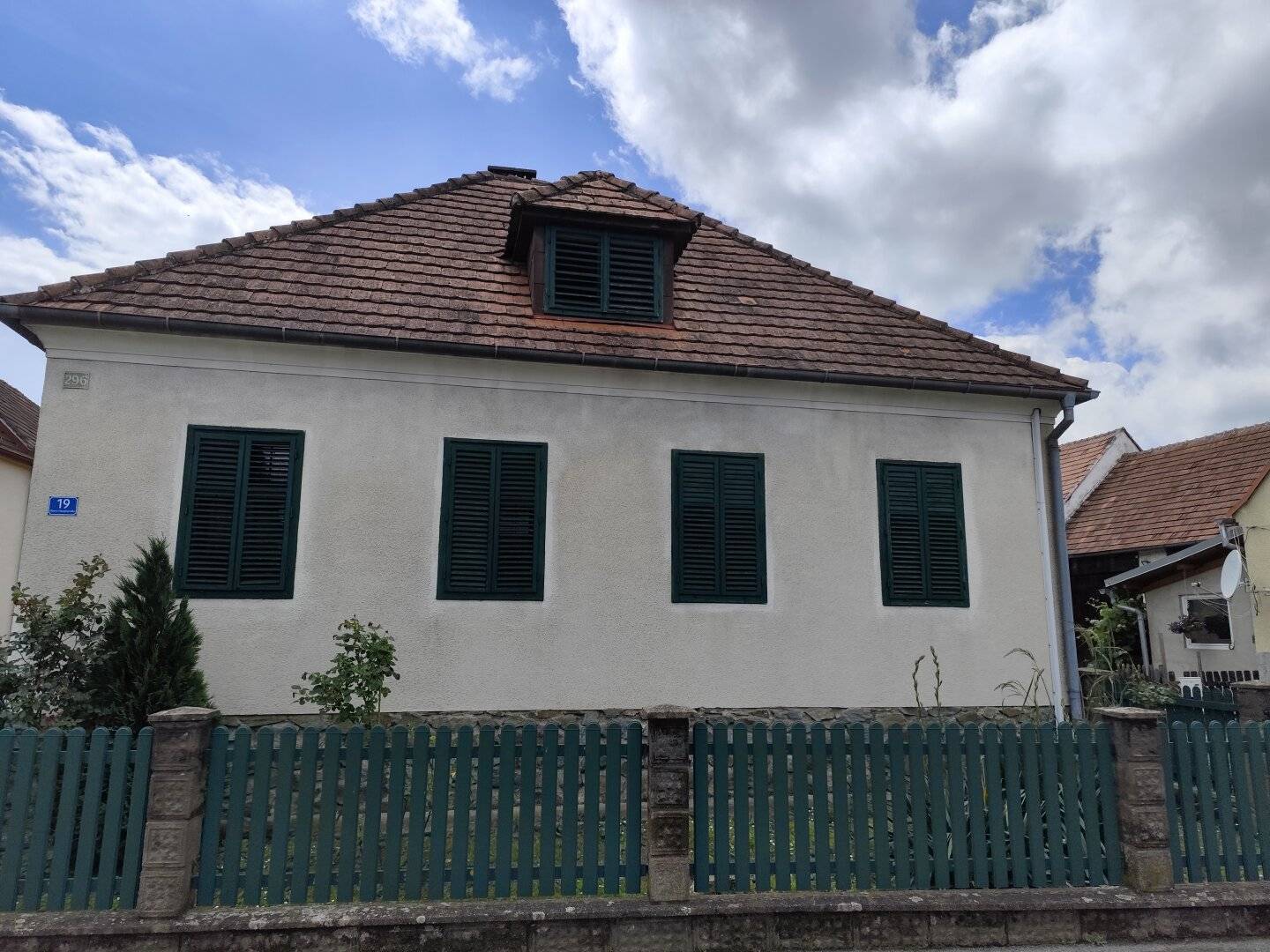 Wohnhaus mit Garten und Nebengebäude, Nähe Oberwart, südliches Burgenland, € 105.000,--
