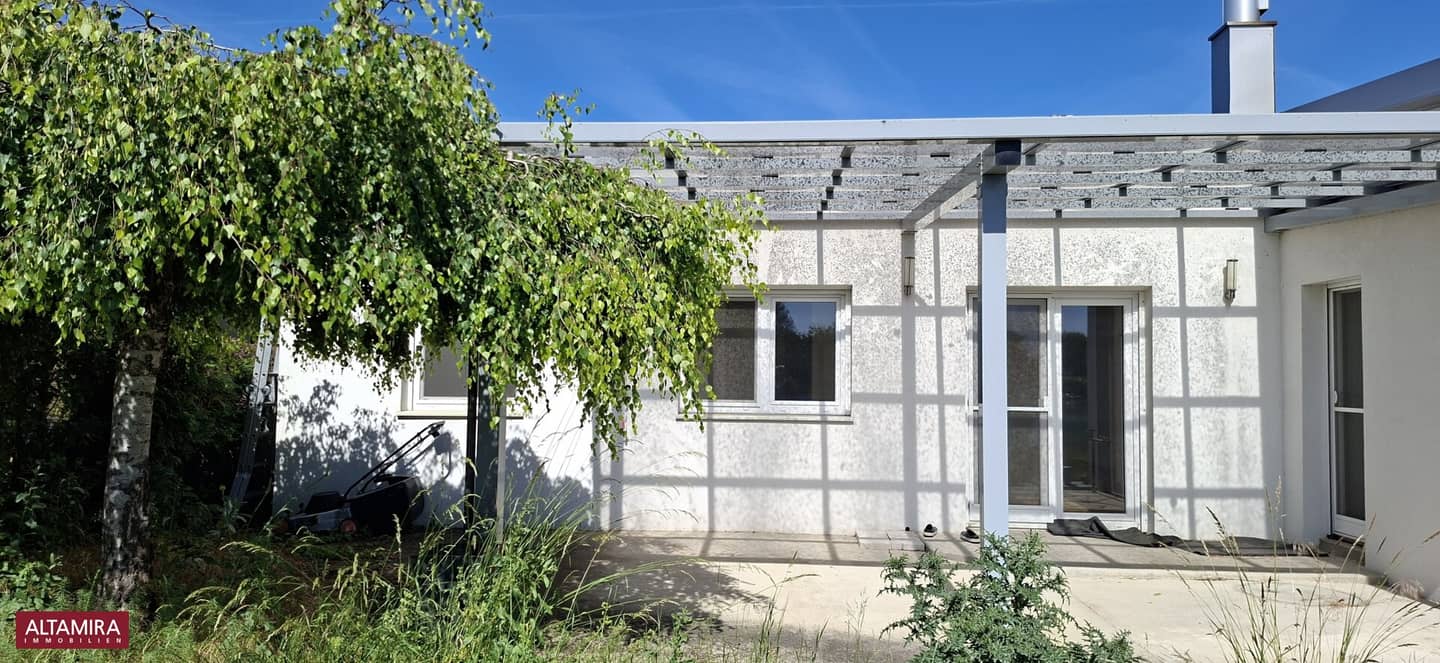 Spacious single-family house directly on the turquoise Dürrsee, 5 rooms, leased land