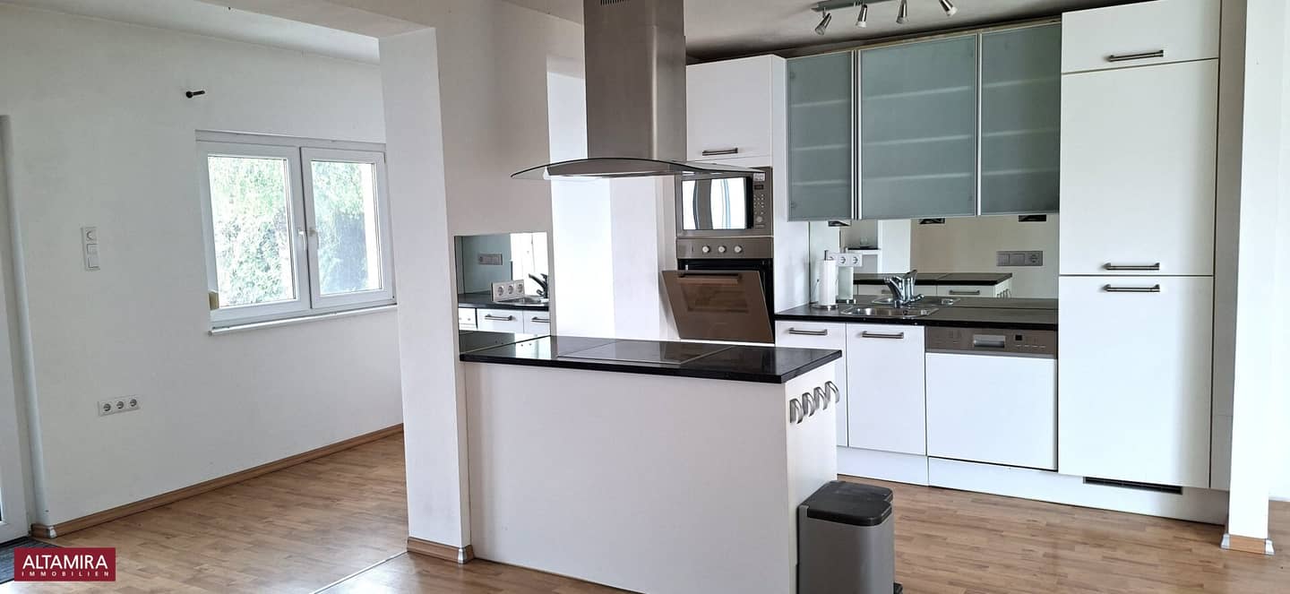 Spacious single-family house directly on the turquoise Dürrsee, 5 rooms, leased land
