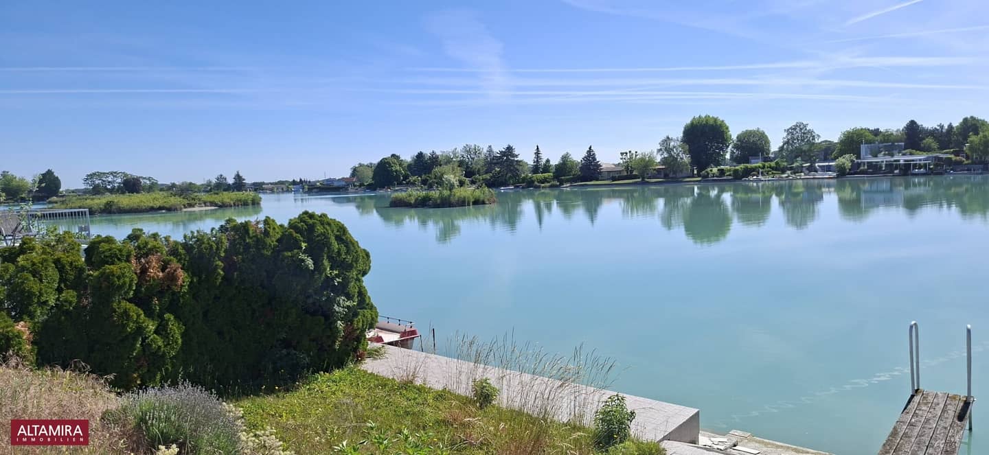 Spacious single-family house directly on the turquoise Dürrsee, 5 rooms, leased land