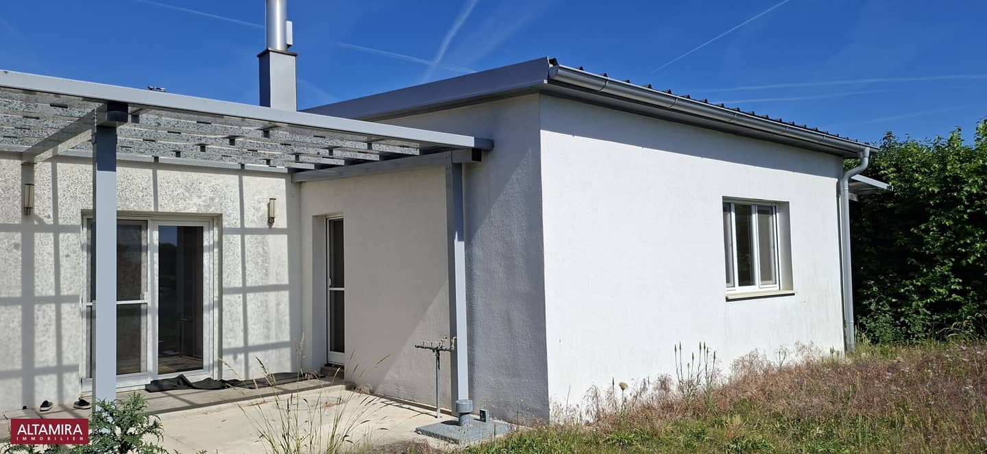 Spacious single-family house directly on the turquoise Dürrsee, 5 rooms, leased land