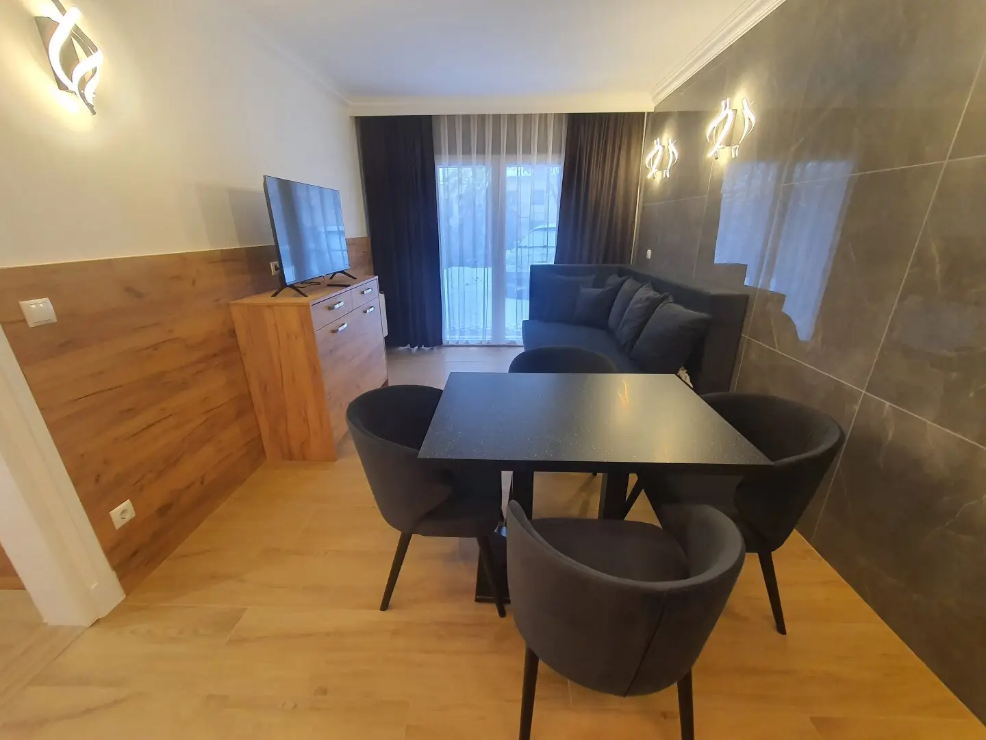 Top sanierte Wohnung mit Terrasse und großem Garten - nähe Wolfersberg
