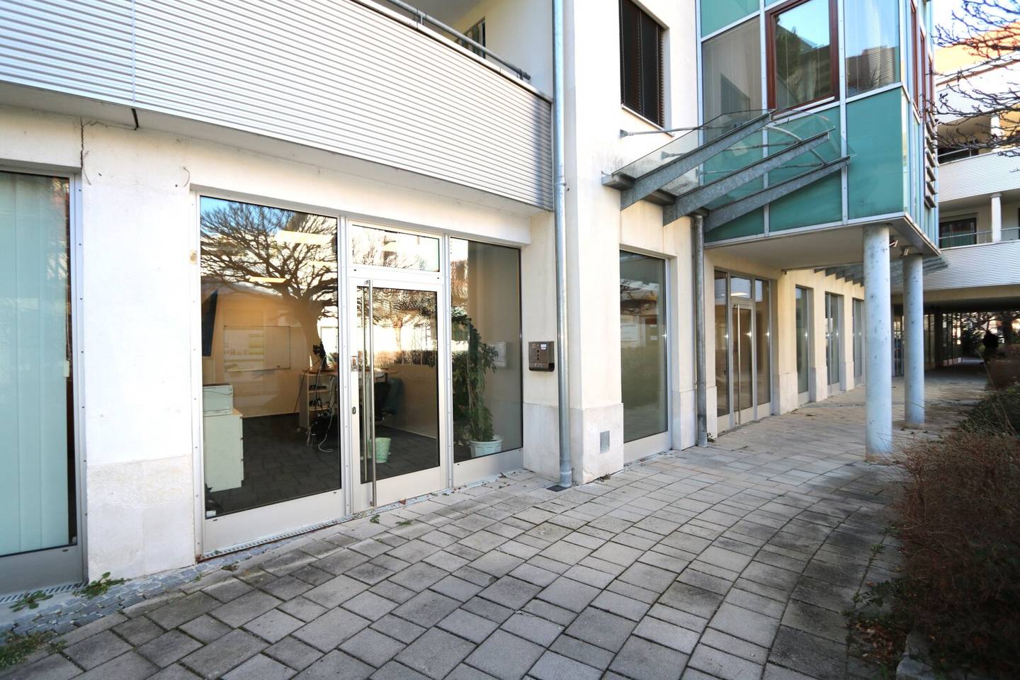 TOPLAGE! Moderne Büro-/Praxisfläche mit ca. 84,84 m² - zentral und trotzdem ruhig gelegen