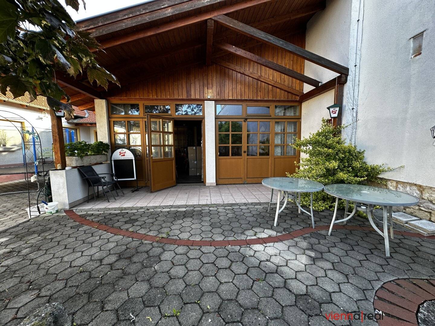Cafe/Restaurant - Sofortbetrieb möglich: voll eingerichtet und somit geringer Investionsbedarf
