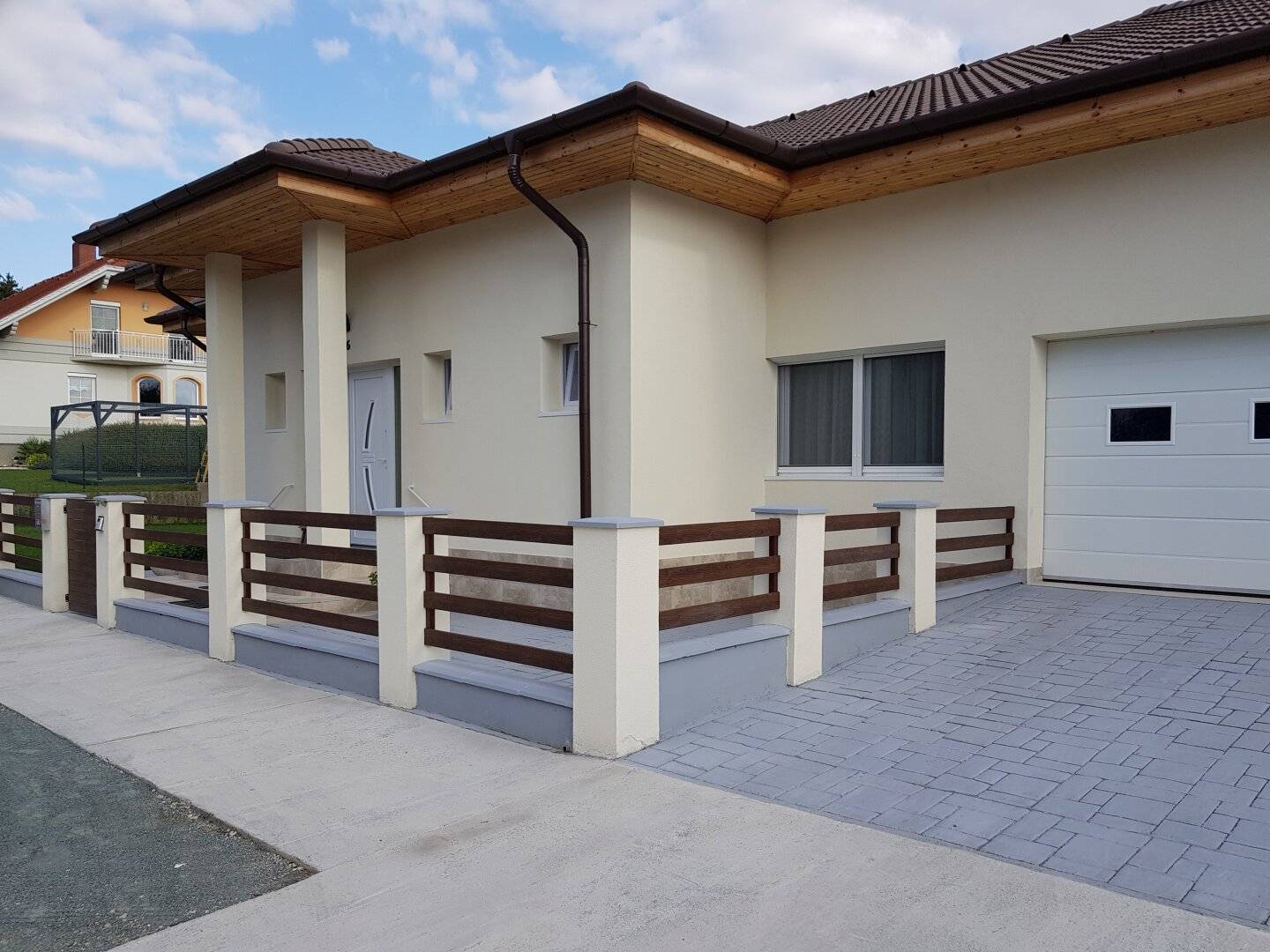 Barrier free modern new build villa (2019) with terrace and garden