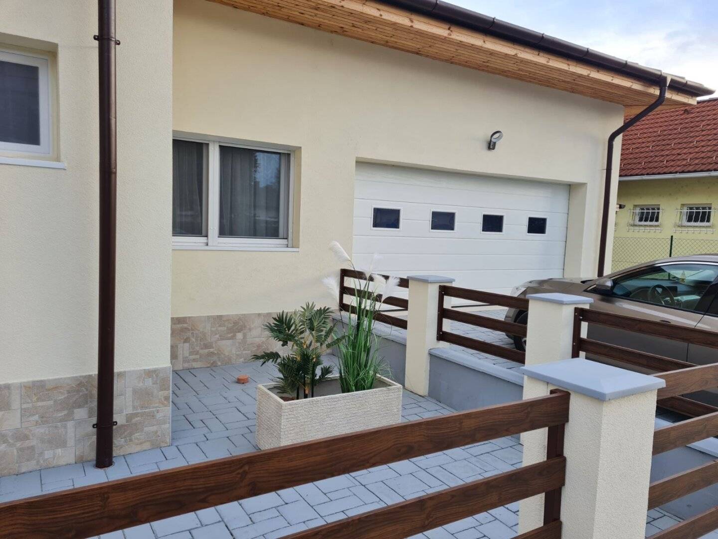 Barrier free modern new build villa (2019) with terrace and garden