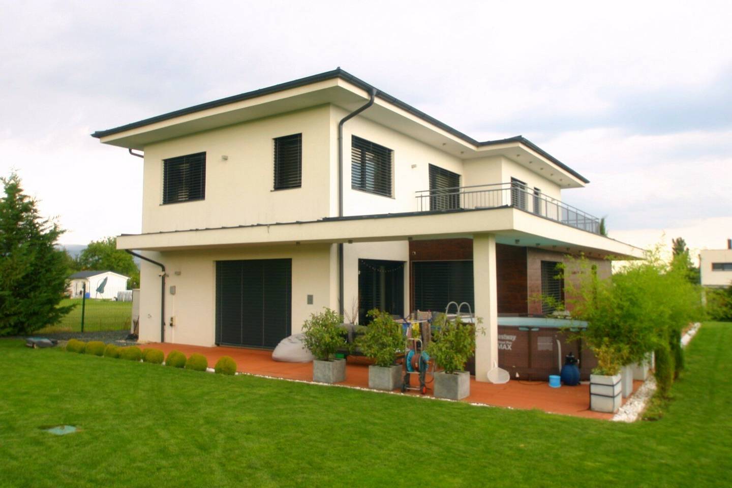 Like-new villa in Schachendorf: 5 rooms, garden, 3 terraces for €980,000