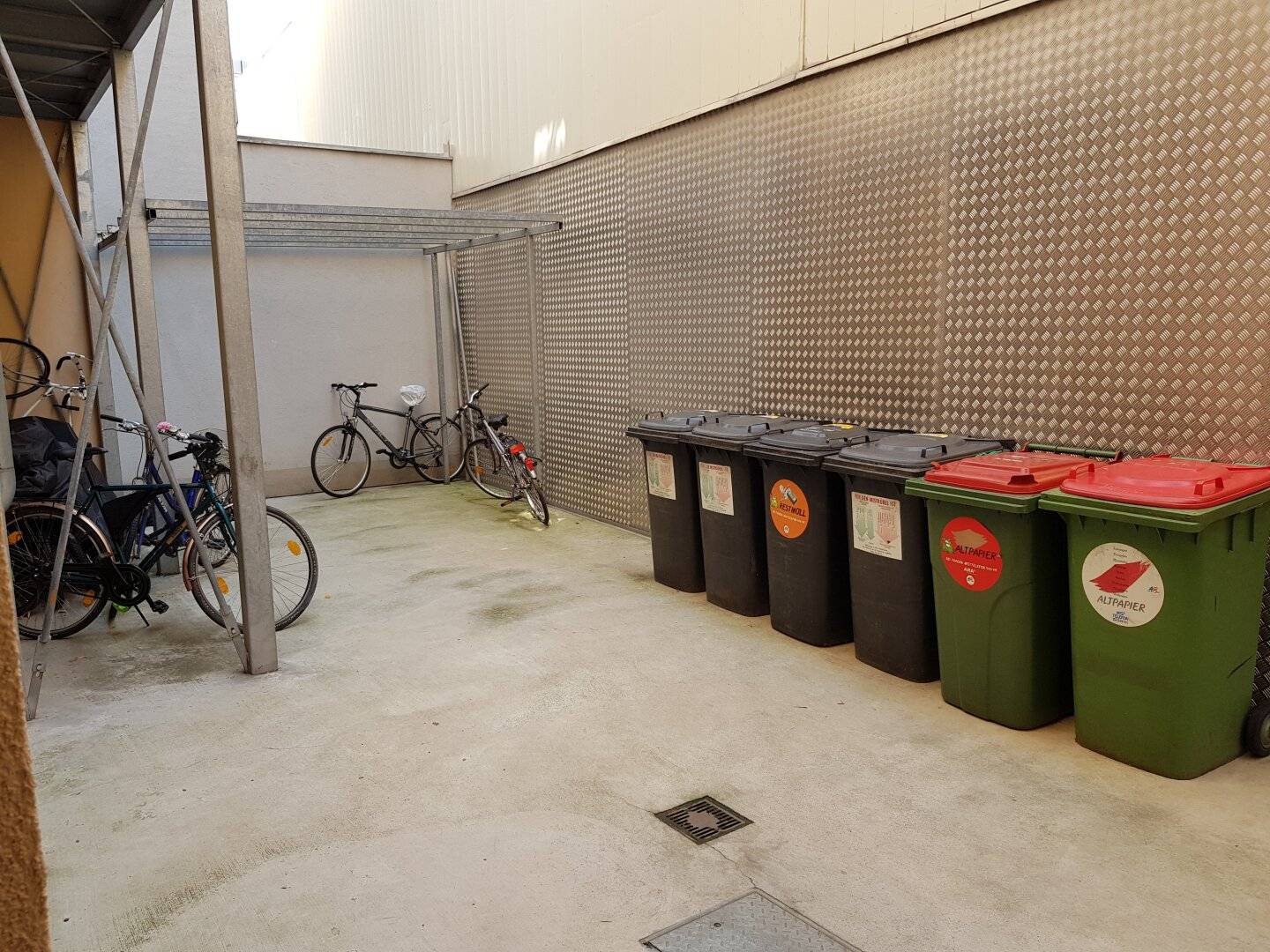 Permanently rented apartment in renovated old building with elevator - near Elterleinplatz