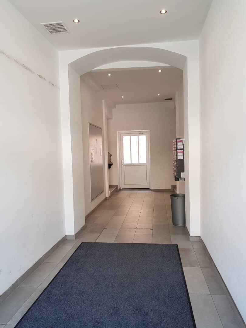 Permanently rented apartment in renovated old building with elevator - near Elterleinplatz