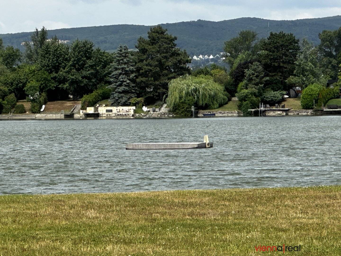 200m zum Privatstrand am Esterhazysee - ausgezeichneter Zustand - moderner Bungalow mit großem Garten und Carport