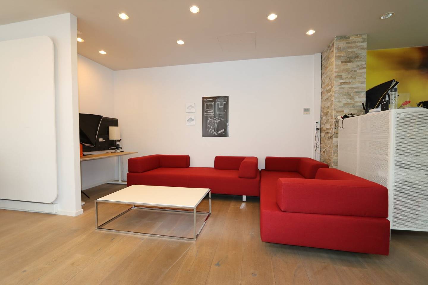 TOPLAGE! Modernes Geschäftslokal, Büro-/Paxisfläche mit ca. 61,75 m² - zentral und trotzdem ruhig gelegen!