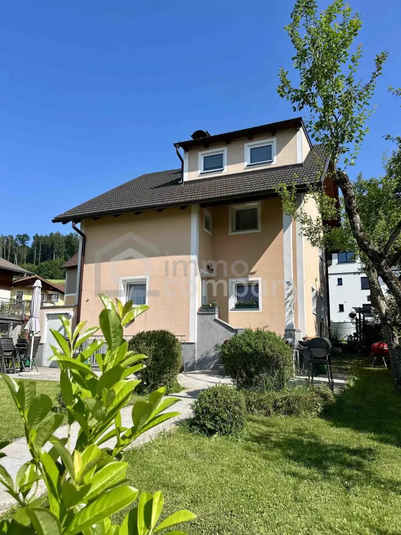 Cozy two family house in Nußdorf am Haunsberg, ideal for (young) families, investors or investors