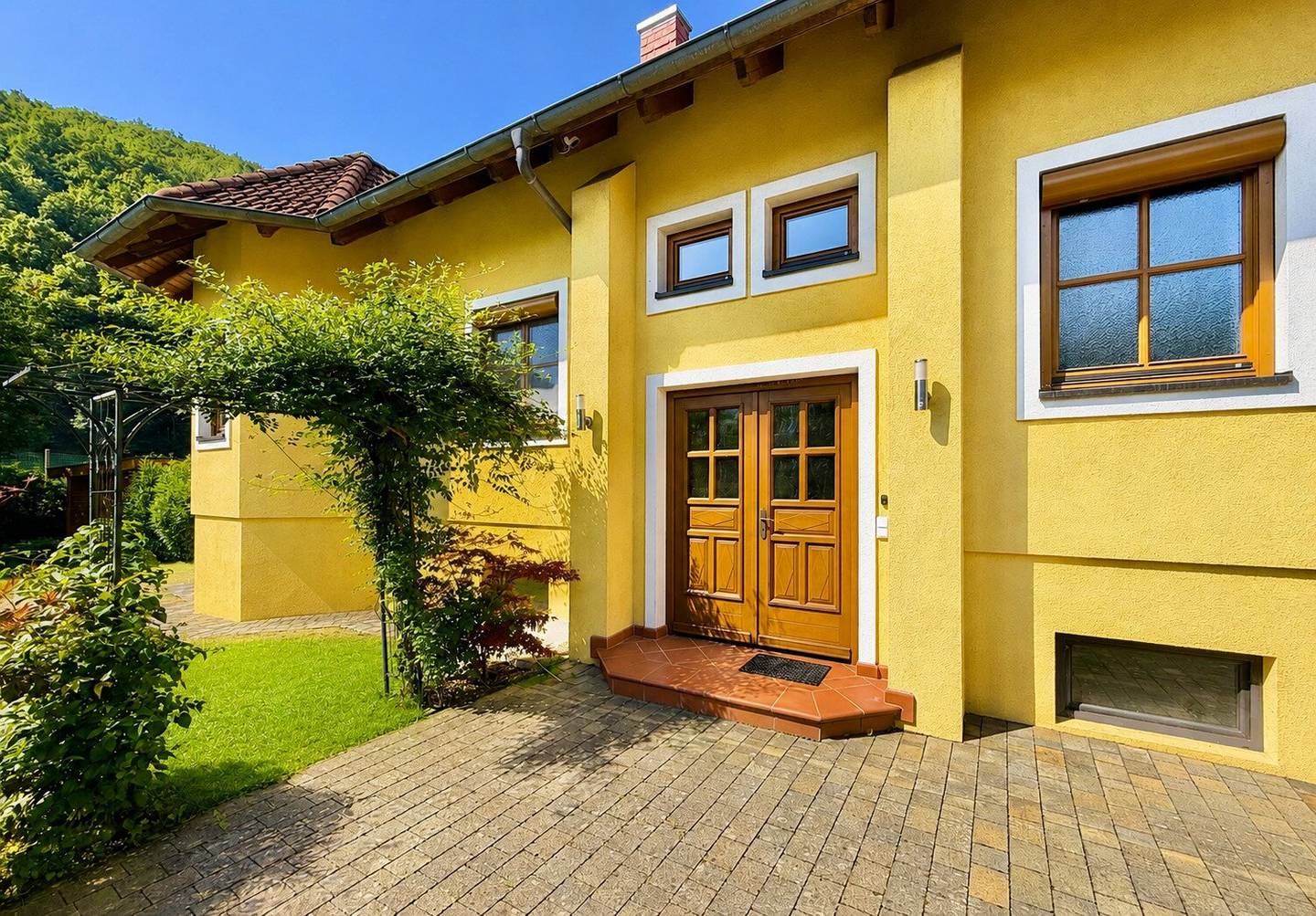 FAMILIENHIT am Tor zur WACHAU | ca. 832m² Grund | ca. 260m² NFL | Hochwertig ausgestattet | Doppelgarage | Garten-Sauna | Ausbaureserve