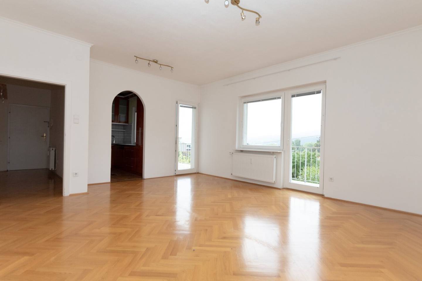 BADEN near Vienna: Green+Quiet+Prime+Location with DISTANT VIEW: 3 large rooms + terrace with 13m² (on the top floor)