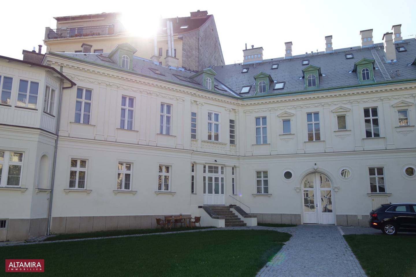 Living like in Imperial Times, Revitalized Old Building, Style Meets New