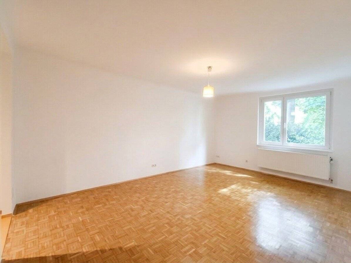 TOP INVESTMENT PROPERTY in 1140 Vienna | near U4 | approx. 50 m² living area | 2 rooms with garden view | Quiet and well maintained