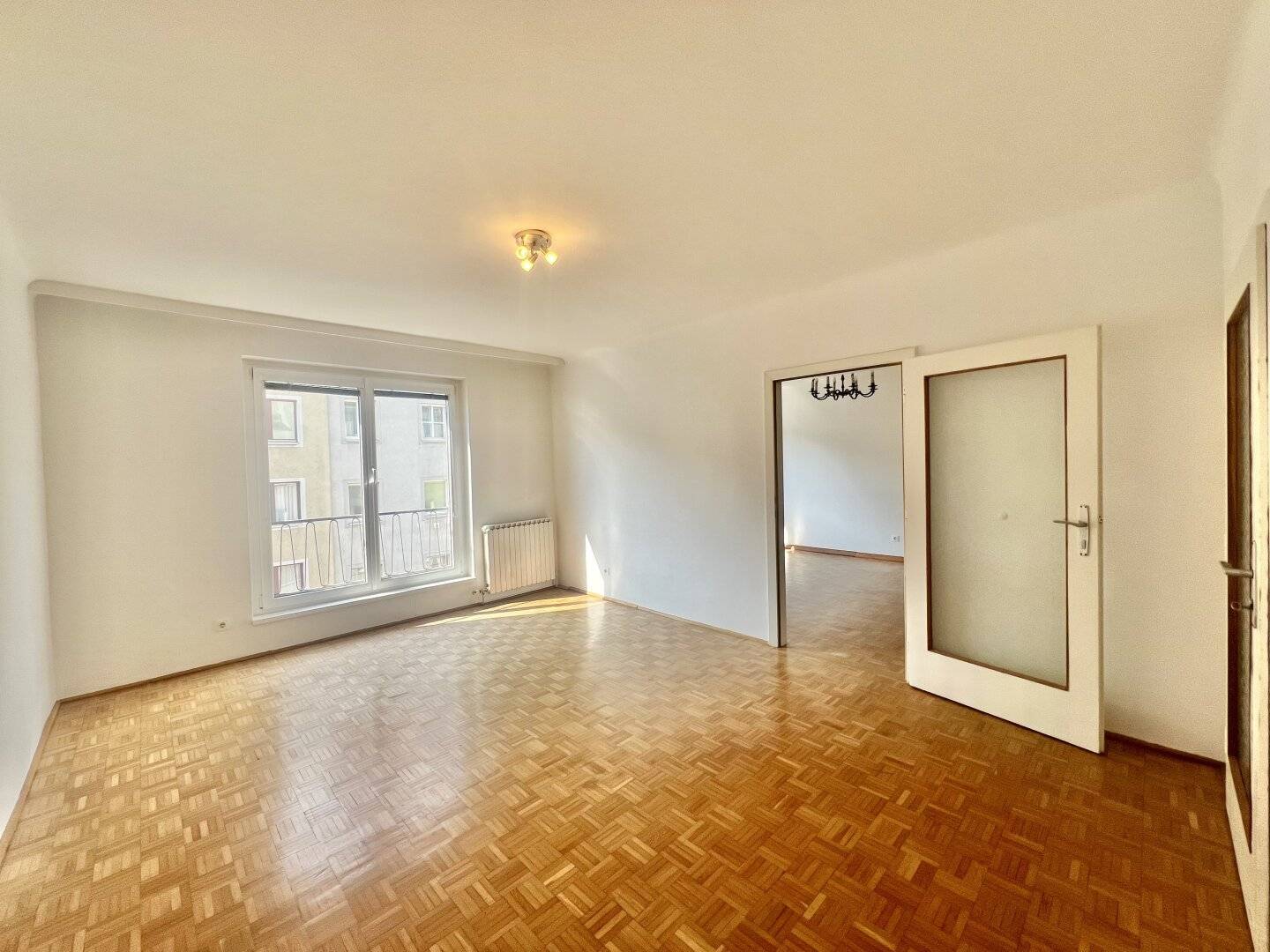 SANIERUNGSJUWEL im 19. Bezirk! 3 Zimmer | ca. 78 m² gew. NFL | Balkon | Keller | 3. Stock